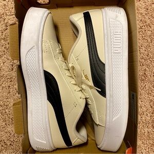 WORN TWICE! Womens Leather PUMA SMASH V3 PLATFORM Sneakers - Shoes Size US 8.5 M